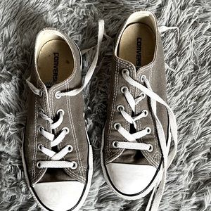 Dark gray Converse sneakers, size 3, ( fits a 6) top condition